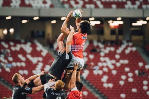 从绿茵英雄到物流先锋，维拉传奇斯宾克的第二人生与社区情怀