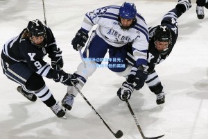 绿茵场边的童年目光，一个小男孩与他的英雄们