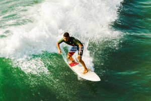 国家德比前瞻，伤病与停赛阴影笼罩，世纪对决直接决定榜首归属